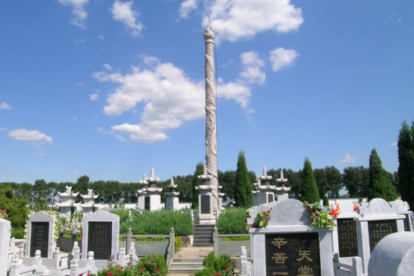 天堂公墓柱