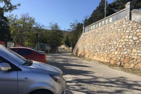 金山陵园停车场