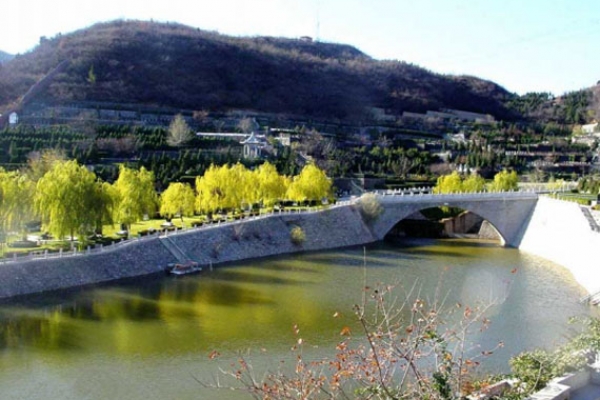 北京万佛华侨陵园：环境优美的高性价比安葬之选