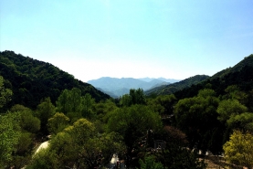 八达岭陵园远眺