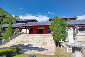 华人怀思堂的秦汉风格建筑